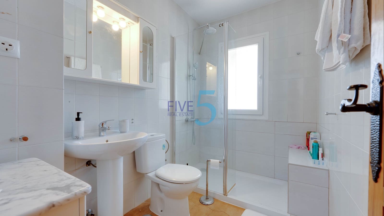 2 soveværelse Byhus til salg i Villamartin med swimmingpool - € 225.000 (Ref: 9932084)
