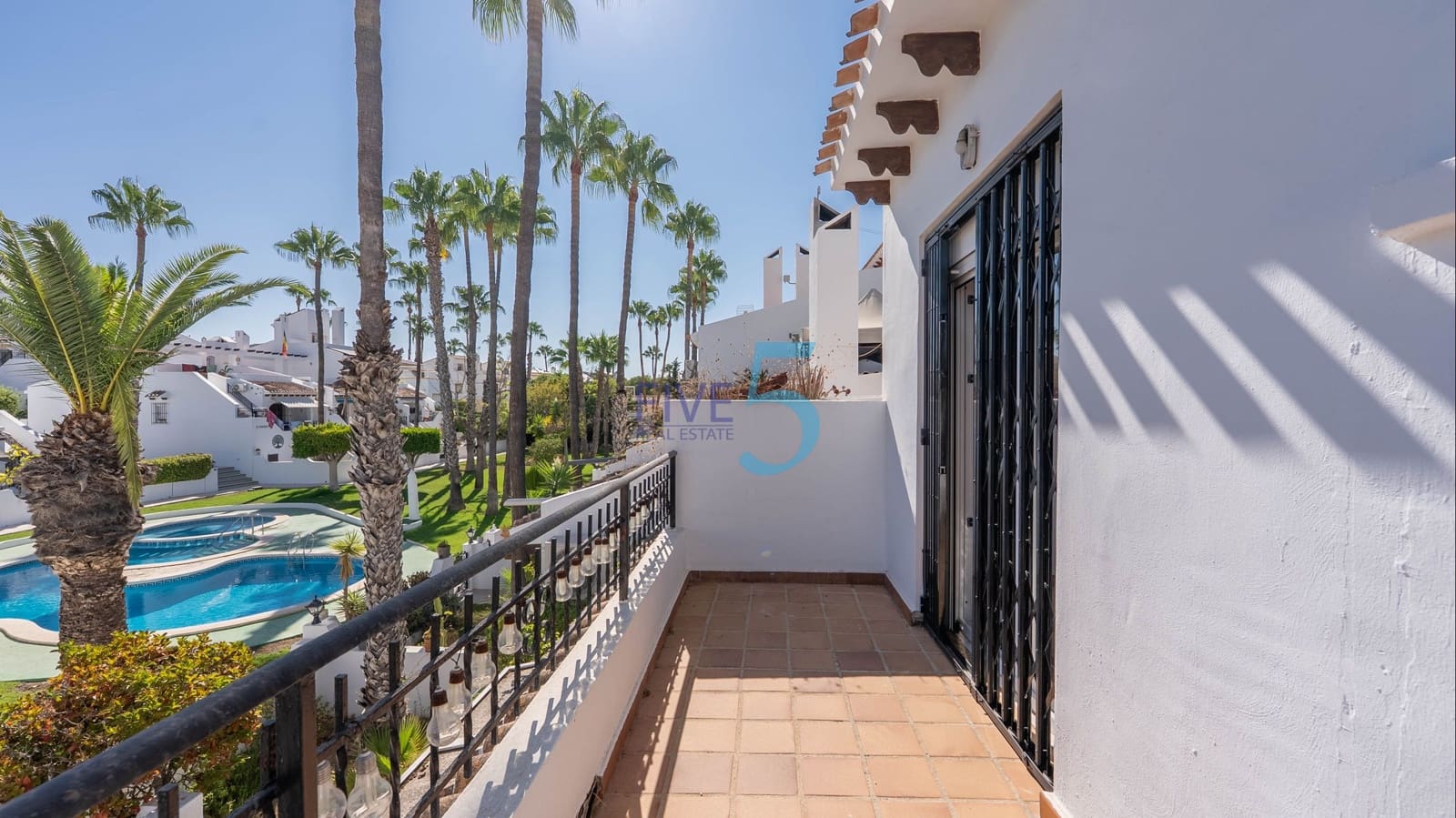 2 soveværelse Byhus til salg i Villamartin med swimmingpool - € 225.000 (Ref: 9932084)