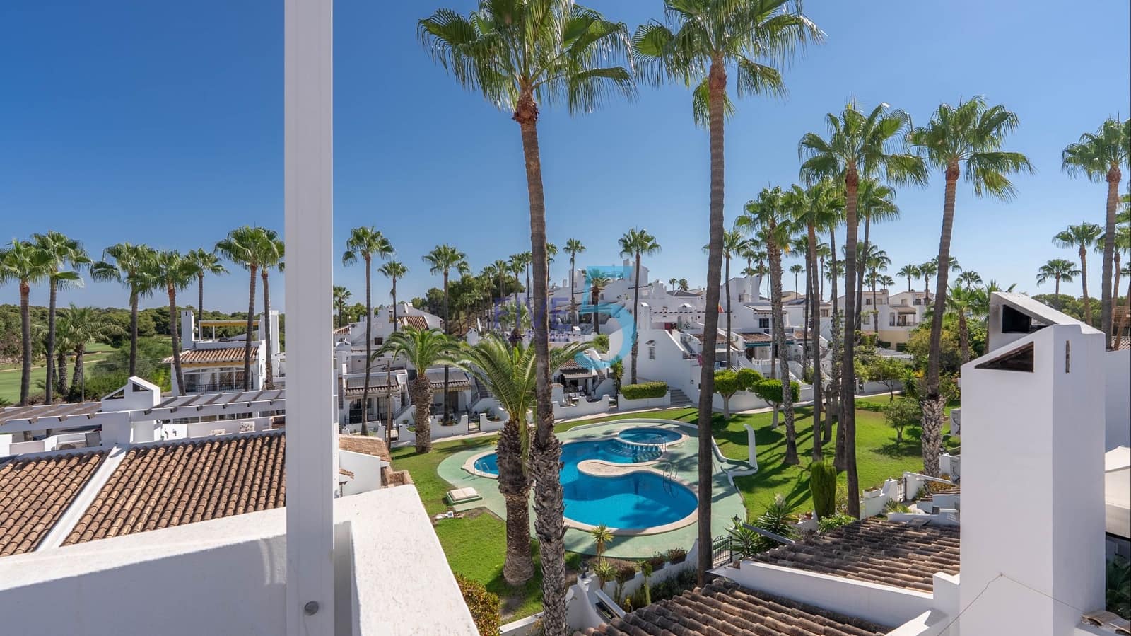 2 soveværelse Byhus til salg i Villamartin med swimmingpool - € 225.000 (Ref: 9932084)