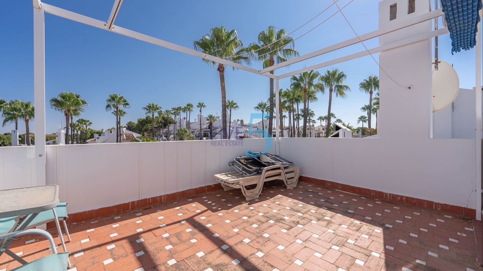 2 soveværelse Byhus til salg i Villamartin med swimmingpool - € 225.000 (Ref: 9932084)
