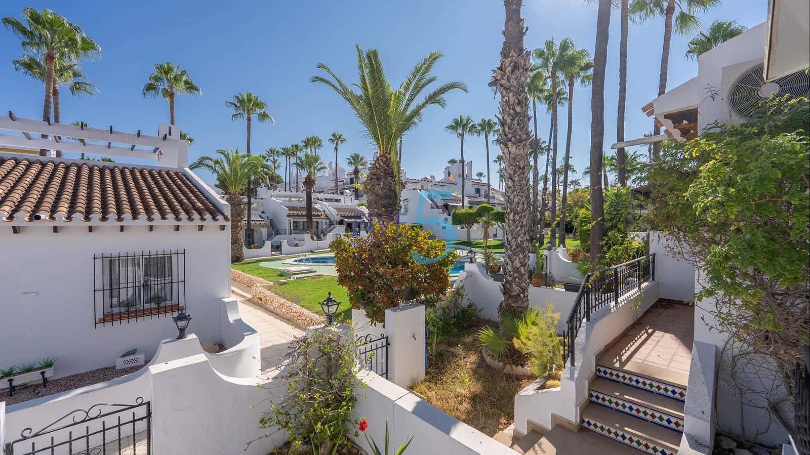 2 soveværelse Byhus til salg i Villamartin med swimmingpool - € 225.000 (Ref: 9932084)