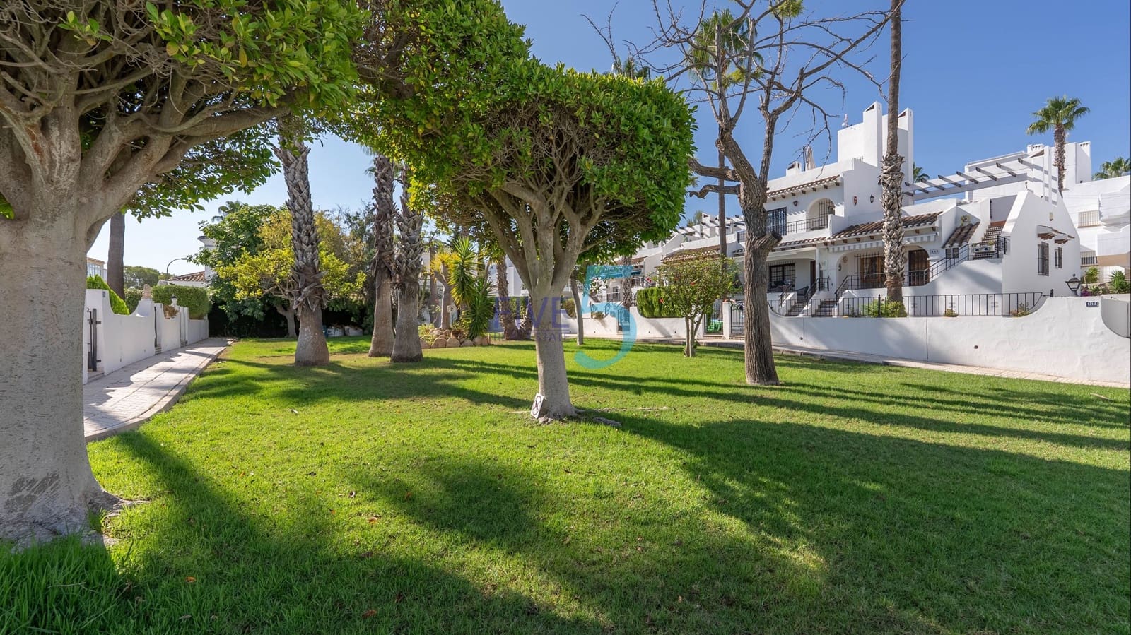 2 soveværelse Byhus til salg i Villamartin med swimmingpool - € 225.000 (Ref: 9932084)