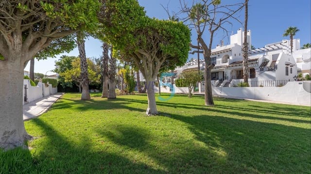 2 soverom Hus til salgs i Villamartin, Orihuela med svømmebasseng - € 229 000 (Ref: 9932084)
