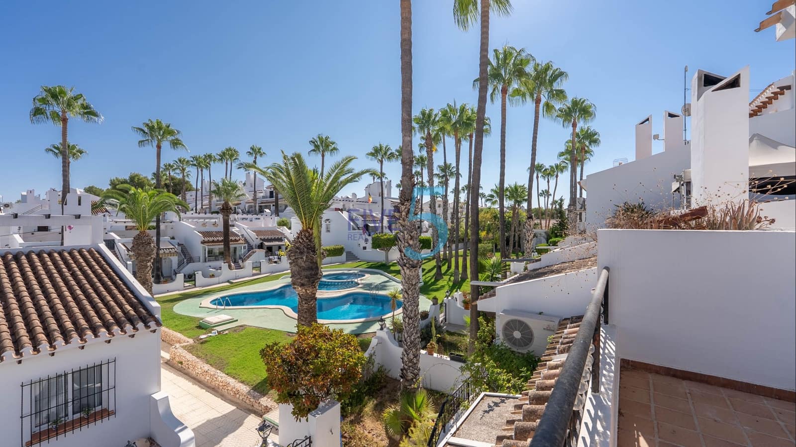2 soveværelse Byhus til salg i Villamartin med swimmingpool - € 225.000 (Ref: 9932084)