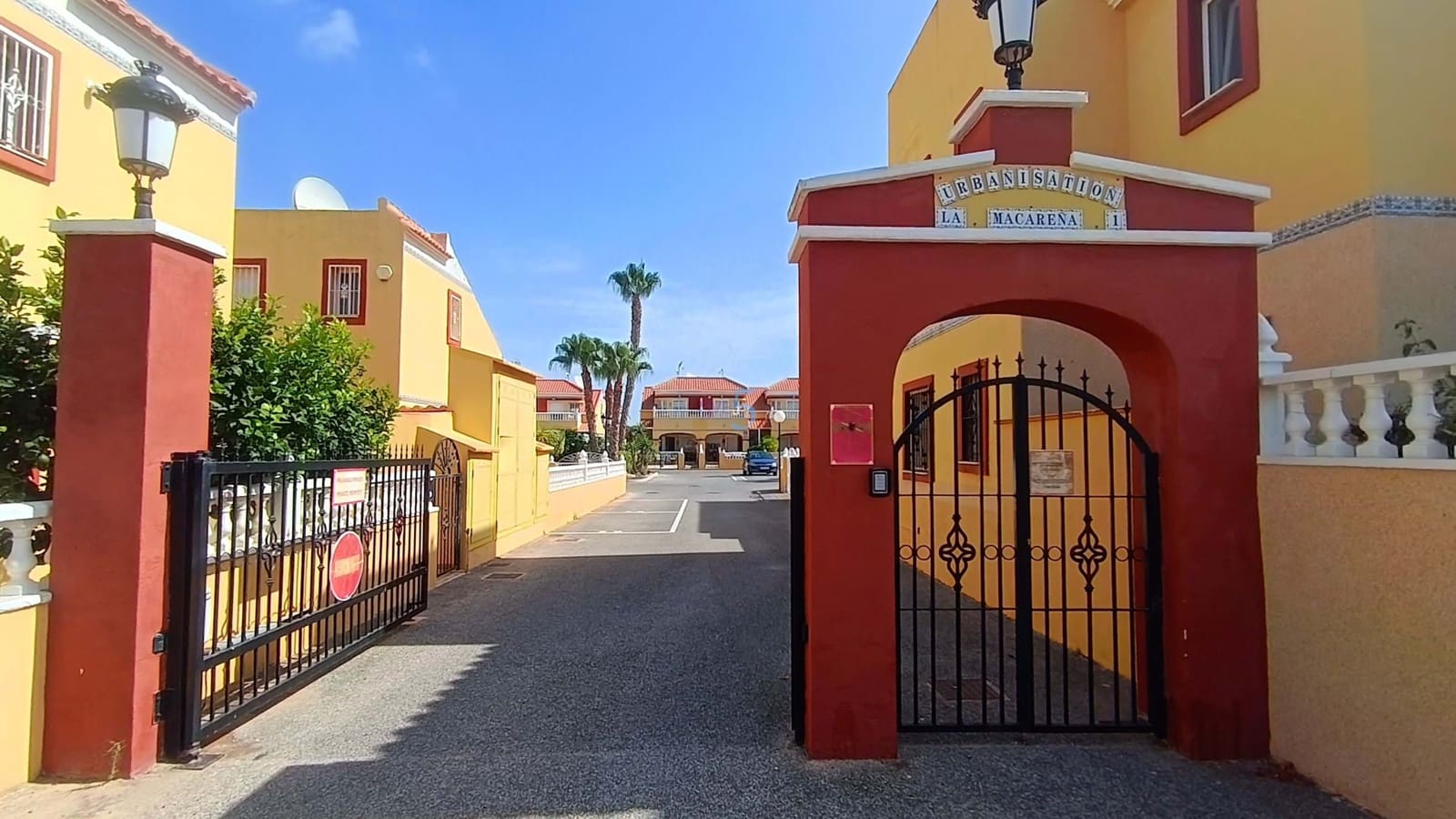 3 slaapkamer Villa te koop in Torrevieja met zwembad garage - € 195.000 (Ref: 9932444)