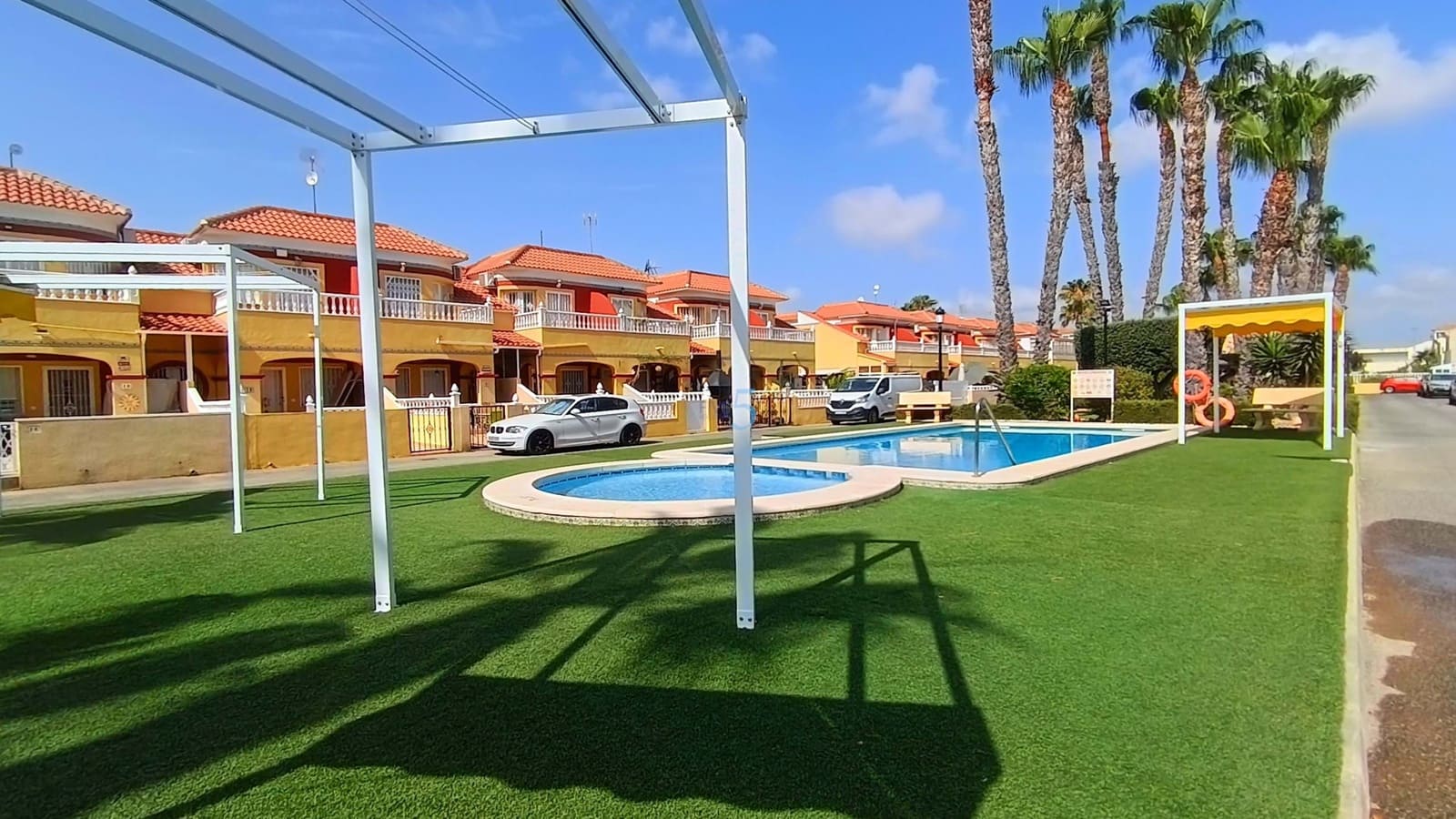 3 slaapkamer Villa te koop in Torrevieja met zwembad garage - € 195.000 (Ref: 9932444)