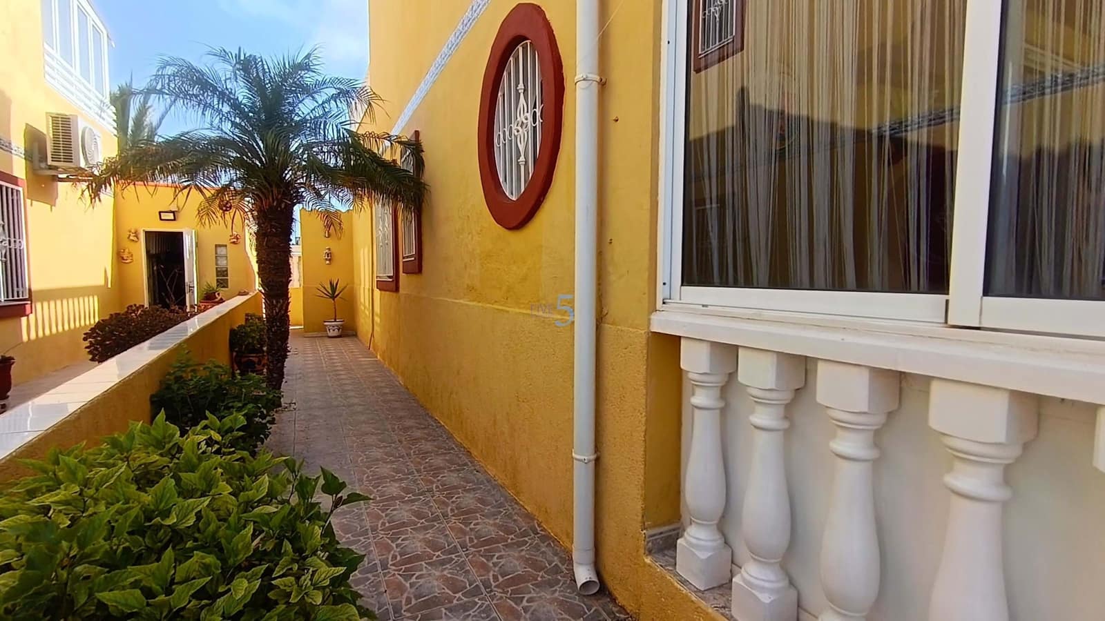 3 slaapkamer Villa te koop in Torrevieja met zwembad garage - € 195.000 (Ref: 9932444)