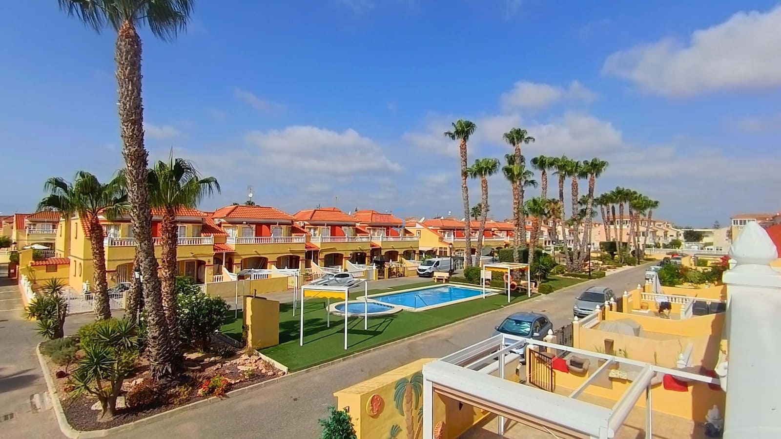 3 slaapkamer Villa te koop in Torrevieja met zwembad garage - € 195.000 (Ref: 9932444)