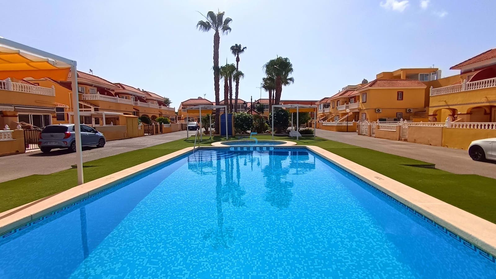 3 slaapkamer Villa te koop in Torrevieja met zwembad garage - € 195.000 (Ref: 9932444)