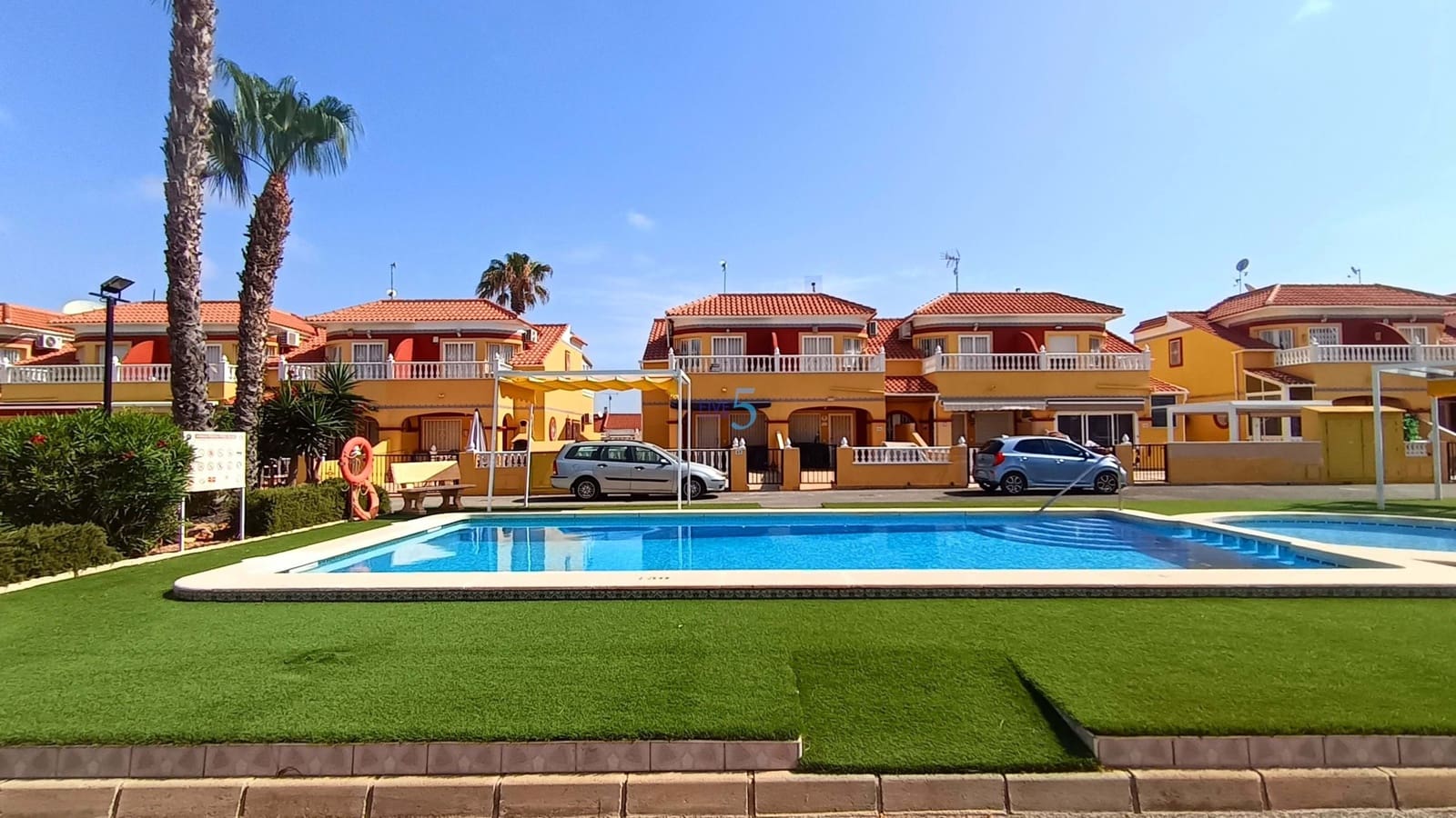 3 slaapkamer Villa te koop in Torrevieja met zwembad garage - € 195.000 (Ref: 9932444)