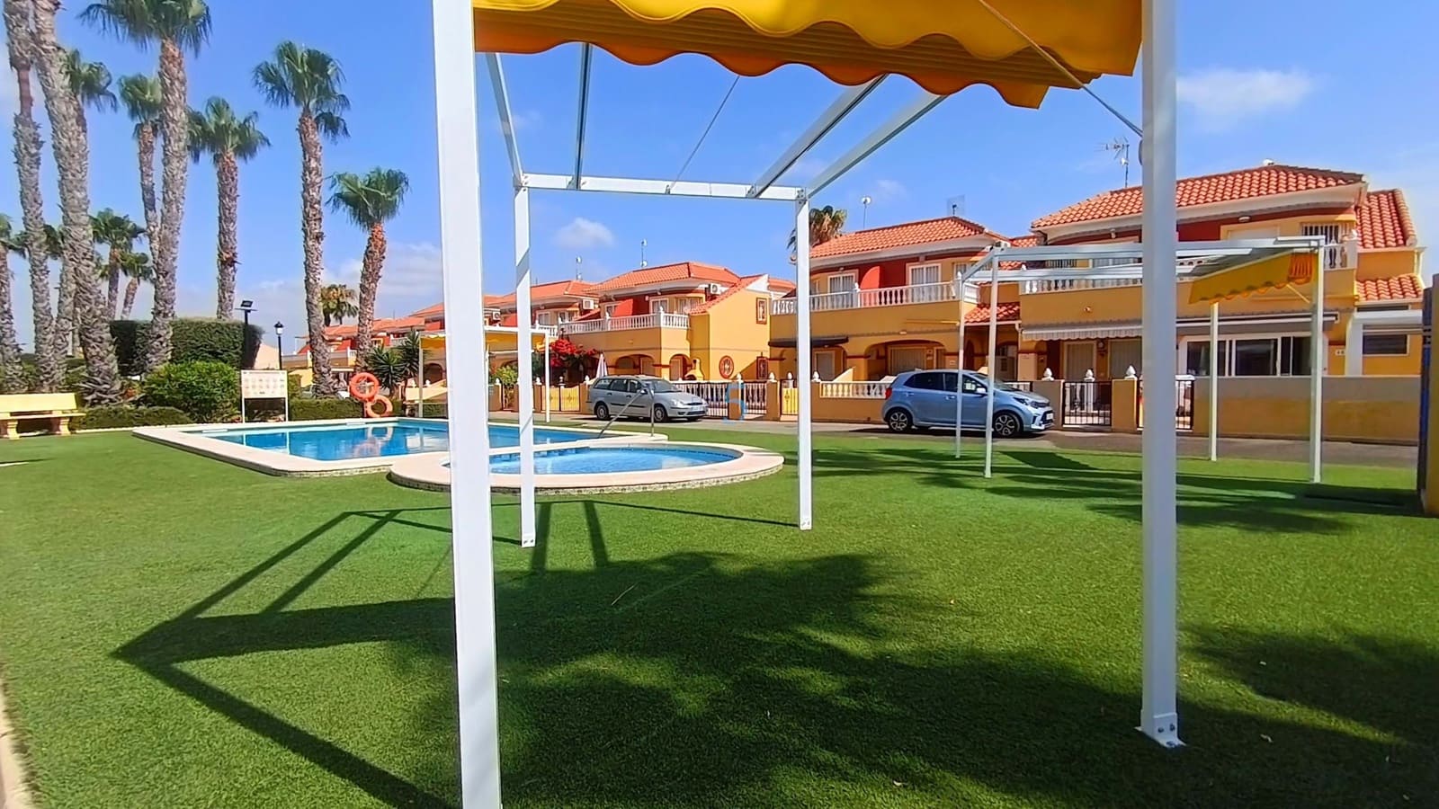 3 slaapkamer Villa te koop in Torrevieja met zwembad garage - € 195.000 (Ref: 9932444)
