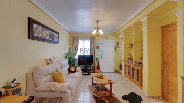 3 soveværelse Villa til salg i Torrevieja med swimmingpool garage - € 195.000 (Ref: 9932444)