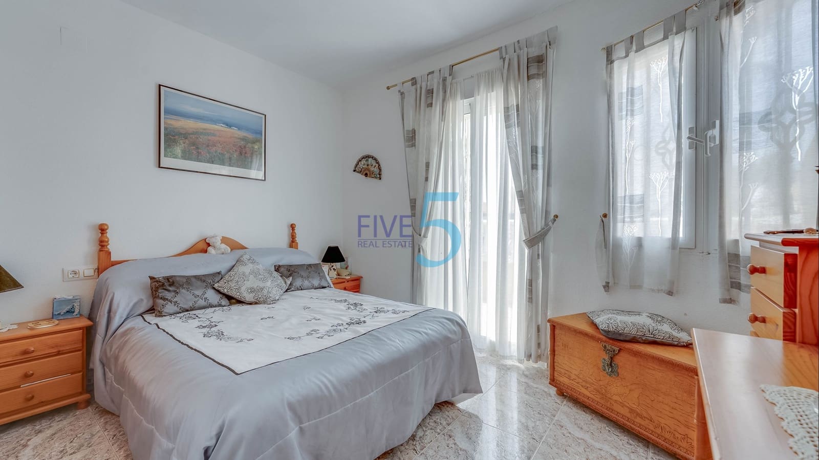 3 makuuhuone Huvila myytävänä paikassa Torrevieja mukana uima-altaan 
autotalli - 195 000 € (Ref: 9932444)