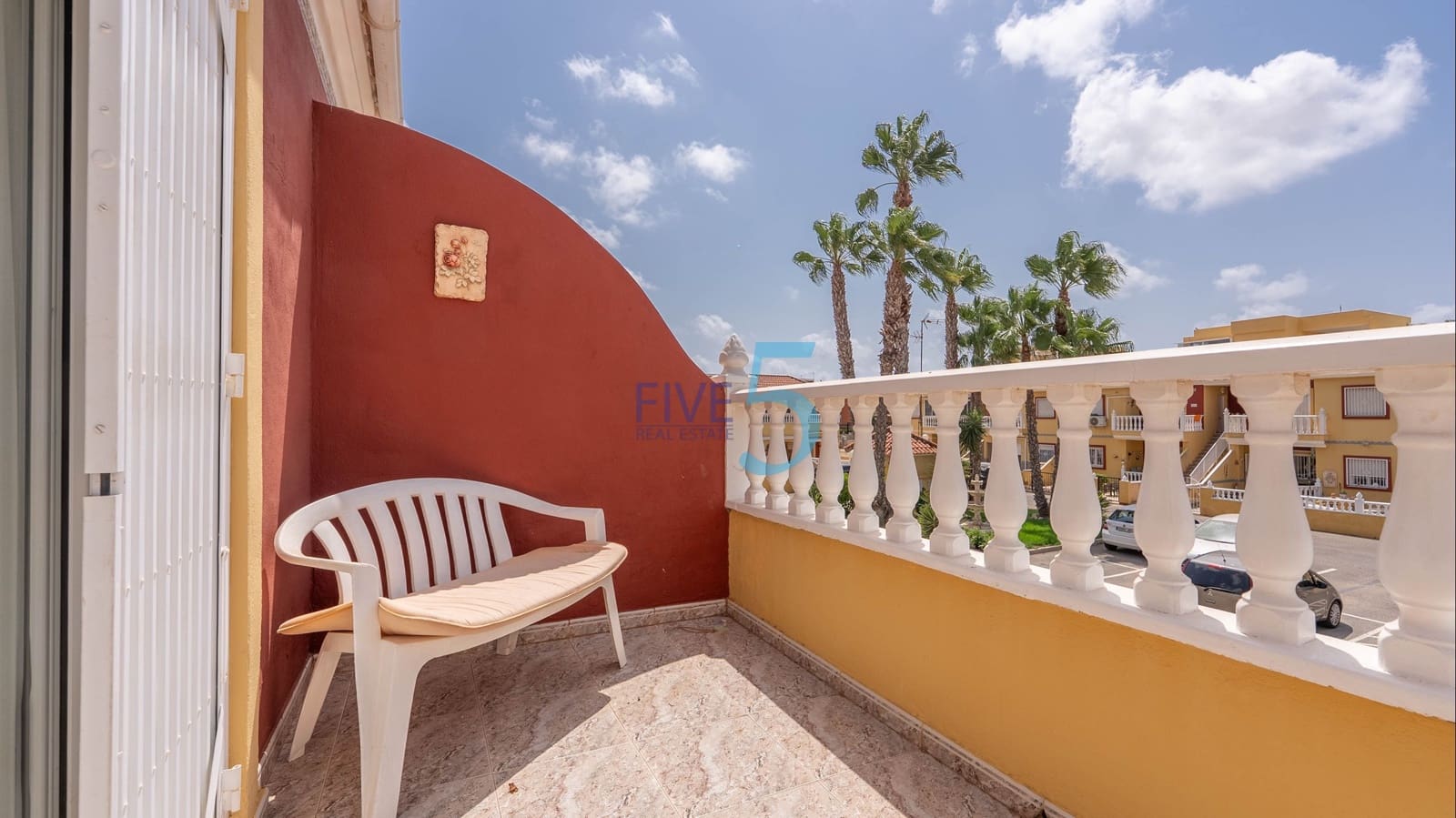 3 makuuhuone Huvila myytävänä paikassa Torrevieja mukana uima-altaan 
autotalli - 195 000 € (Ref: 9932444)