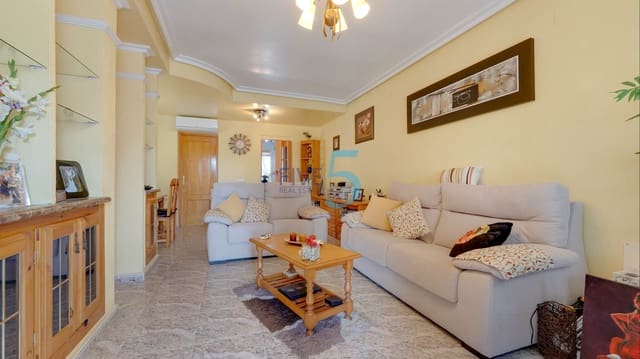 3 soveværelse Villa til salg i Torrevieja med swimmingpool garage - € 195.000 (Ref: 9932444)