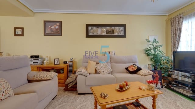 3 soveværelse Villa til salg i Torrevieja med swimmingpool garage - € 195.000 (Ref: 9932444)