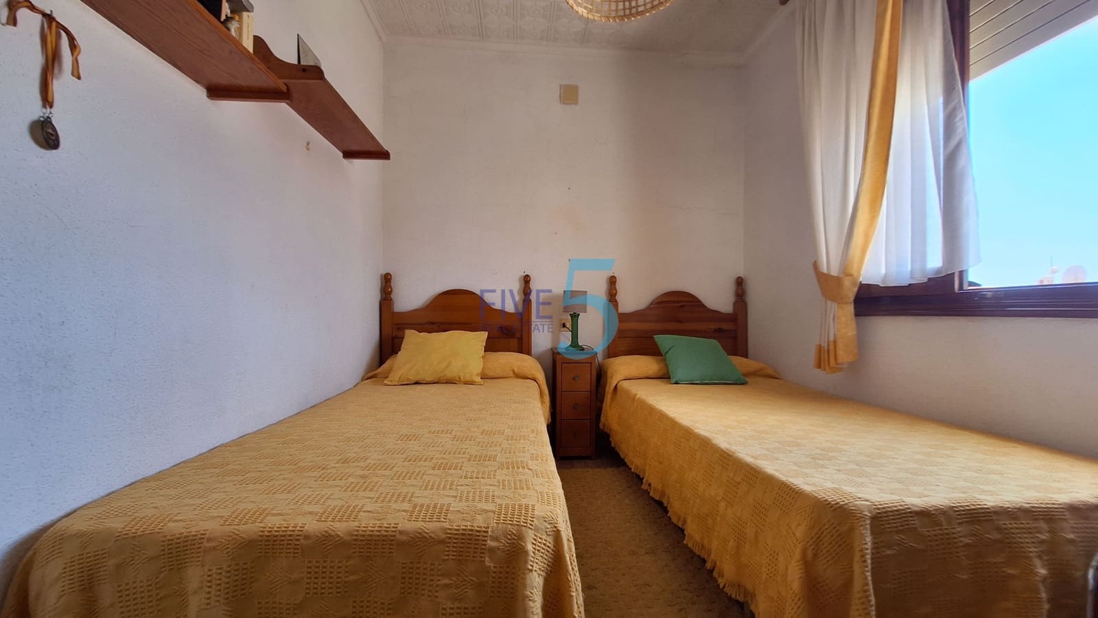 3 bedroom Semi-detached Villa for sale in Torrevieja - € 129,900 (Ref: 9937402)