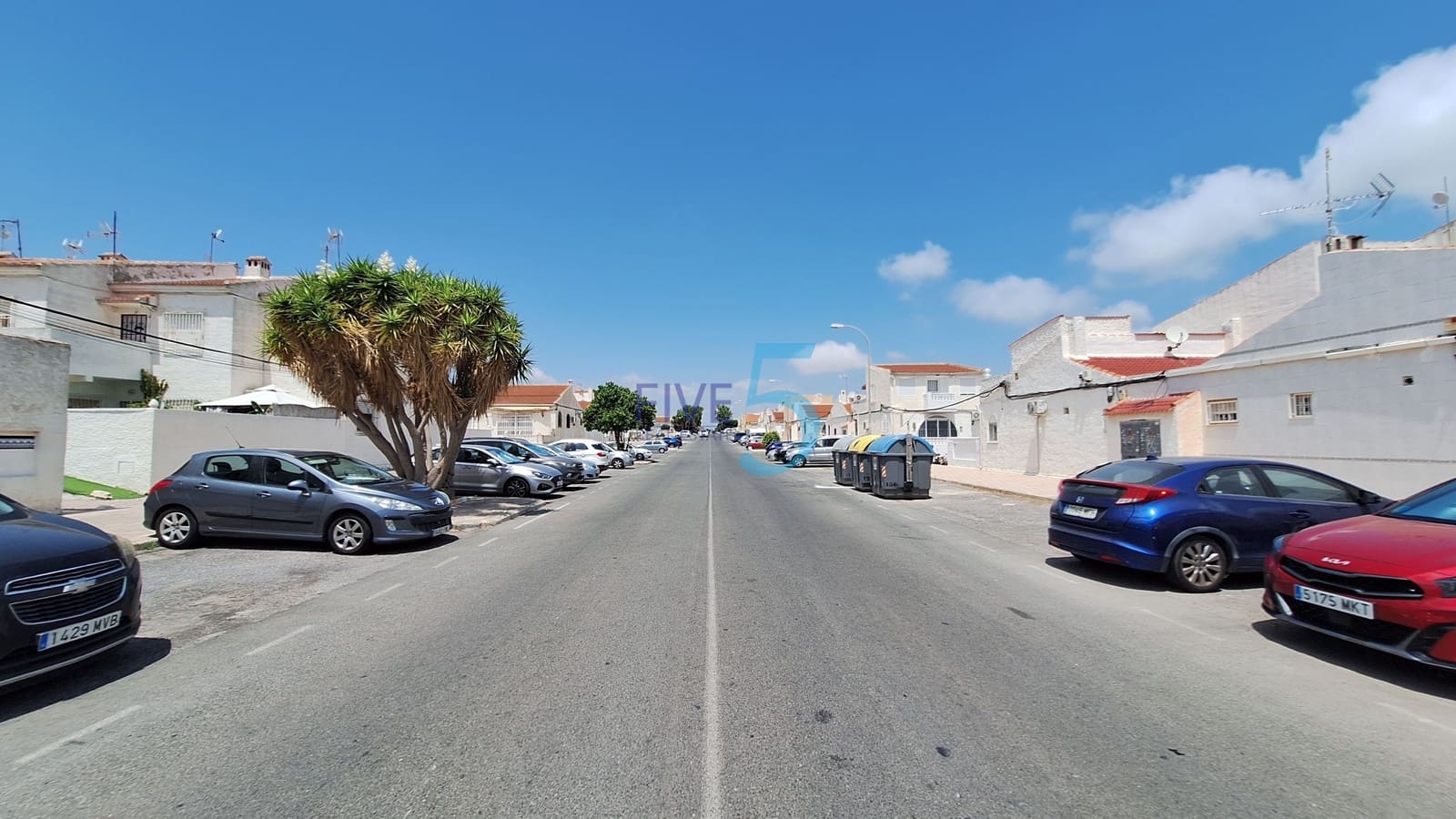 3 bedroom Semi-detached Villa for sale in Torrevieja - € 129,900 (Ref: 9937402)