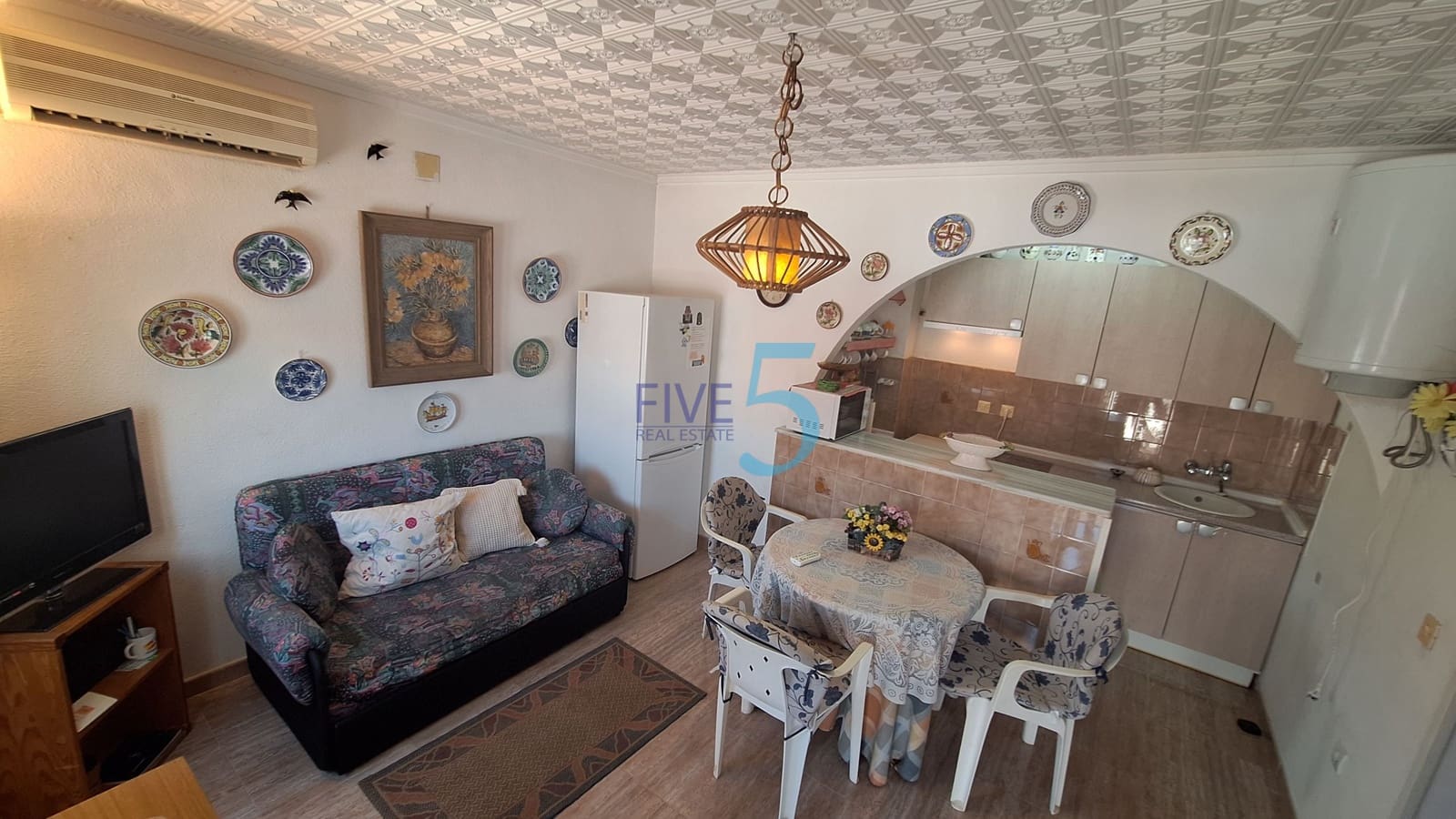 3 bedroom Semi-detached Villa for sale in Torrevieja - € 129,900 (Ref: 9937402)