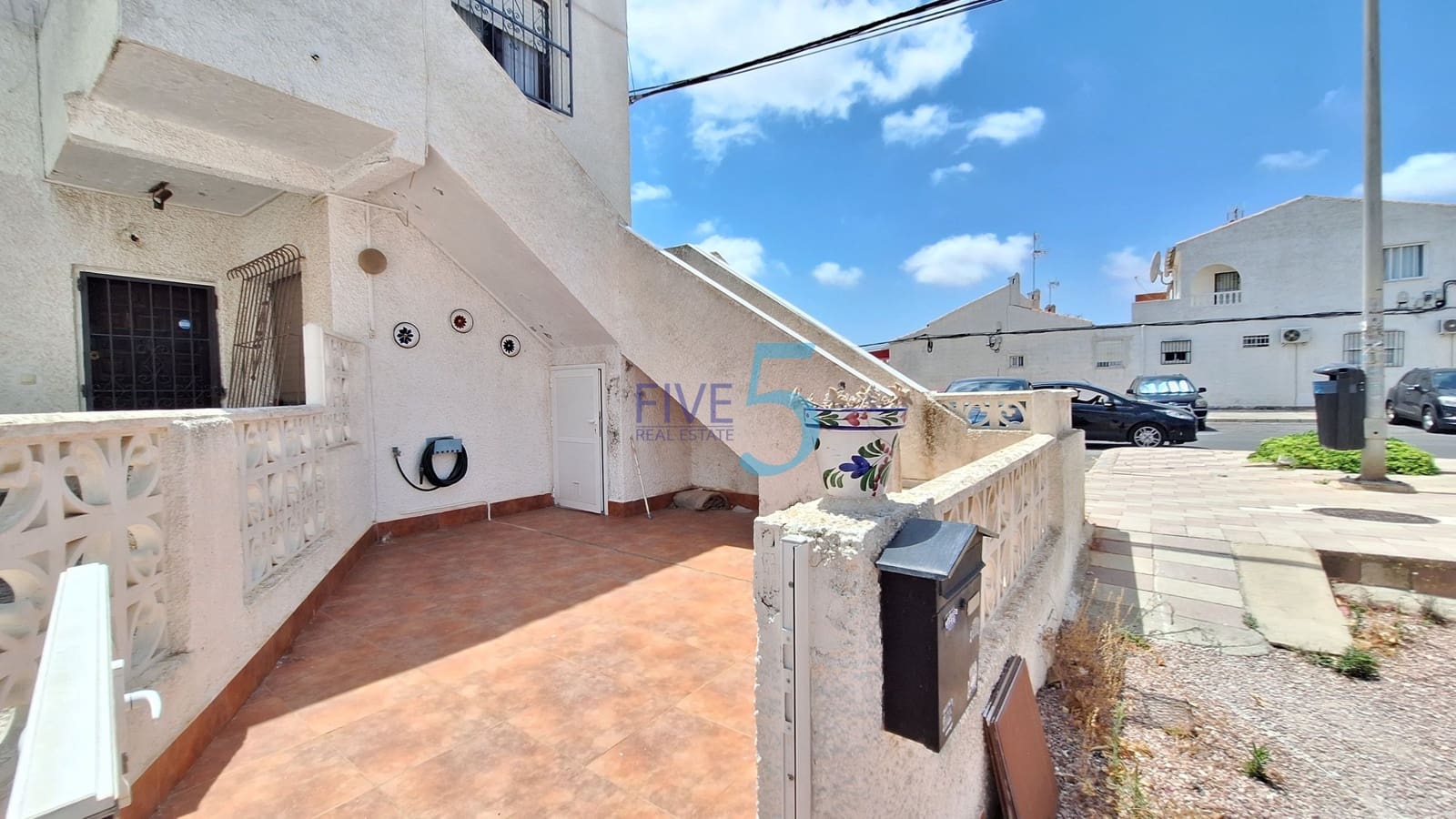 3 bedroom Semi-detached Villa for sale in Torrevieja - € 129,900 (Ref: 9937402)