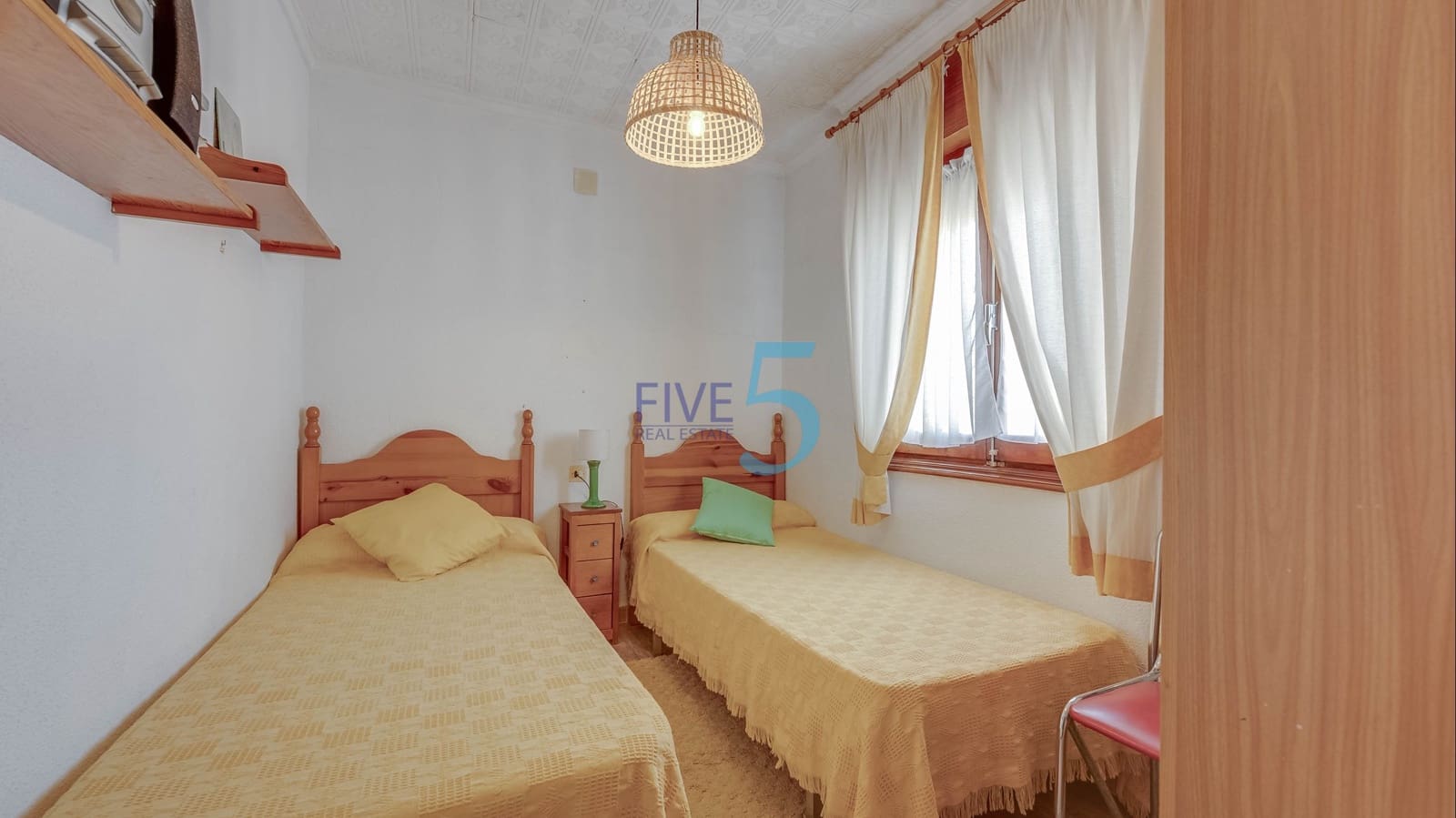 3 soveværelse Semi-Rækkehus til salg i Torrevieja - € 129.900 (Ref: 9937402)
