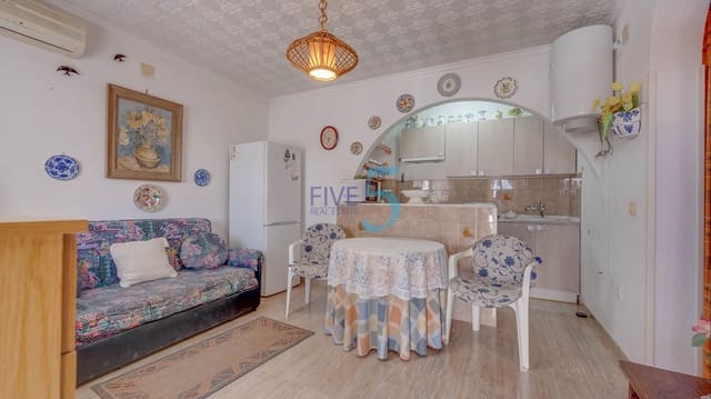 3 soverom Kjedet enebolig til salgs i Torrevieja - € 129 900 (Ref: 9937402)