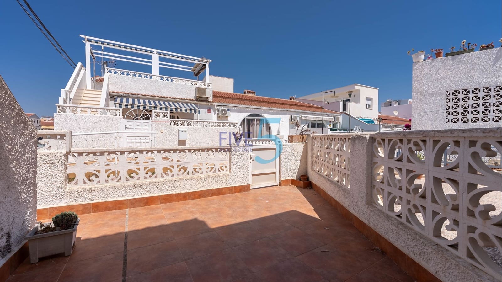 3 soveværelse Semi-Rækkehus til salg i Torrevieja - € 129.900 (Ref: 9937402)
