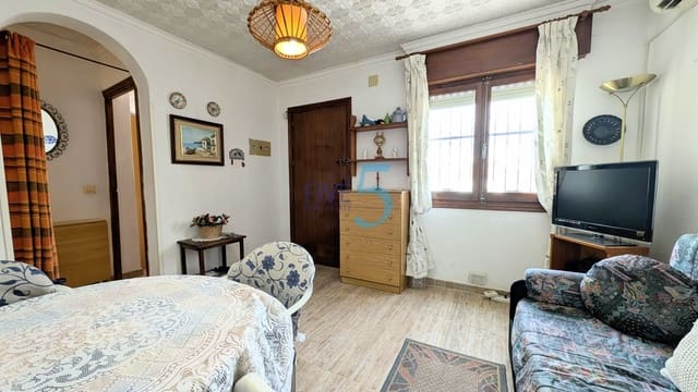 3 soveværelse Semi-Rækkehus til salg i Torrevieja - € 129.900 (Ref: 9937402)