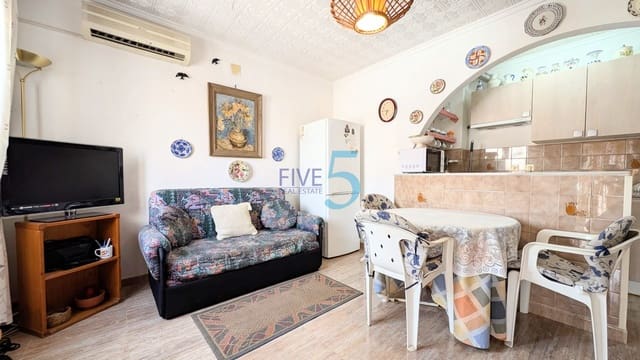 3 soveværelse Semi-Rækkehus til salg i Torrevieja - € 129.900 (Ref: 9937402)