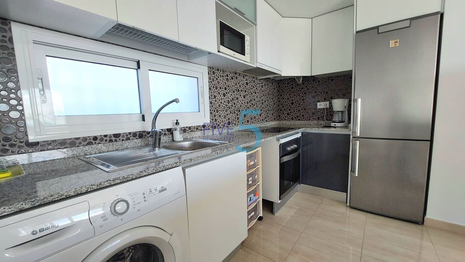Apartamento de 2 habitaciones en Villamartin en venta con piscina garaje - 215.000 € (Ref: 9938754)
