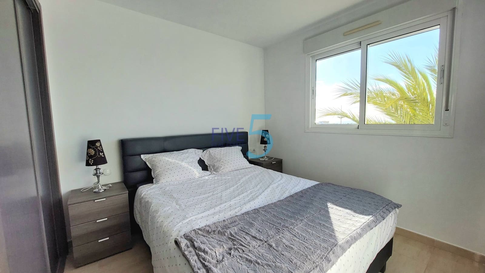 Apartamento de 2 habitaciones en Villamartin en venta con piscina garaje - 215.000 € (Ref: 9938754)