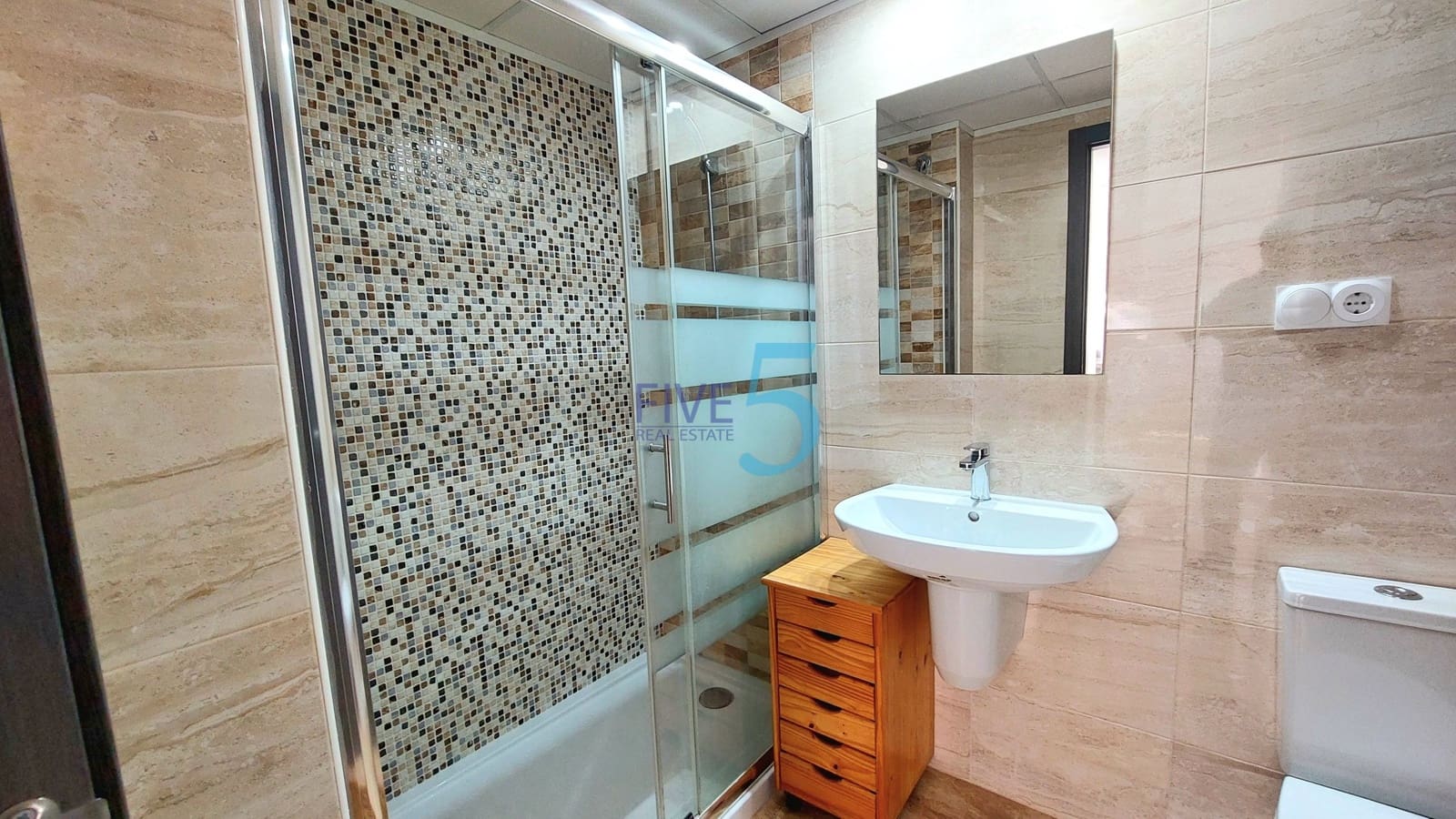 Apartamento de 2 habitaciones en Villamartin en venta con piscina garaje - 215.000 € (Ref: 9938754)
