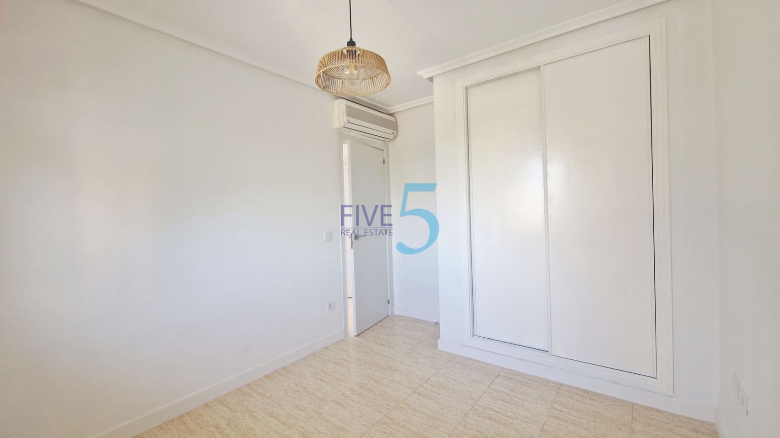 2 quarto Casa em Banda para venda em Pilar de la Horadada com piscina garagem - 299 999 € (Ref: 9938924)