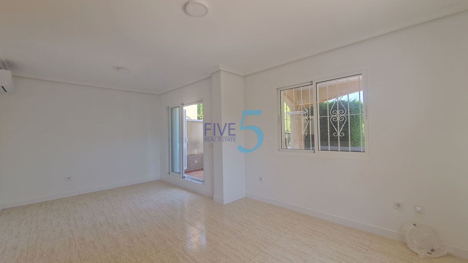 2 quarto Casa em Banda para venda em Pilar de la Horadada com piscina garagem - 299 999 € (Ref: 9938924)