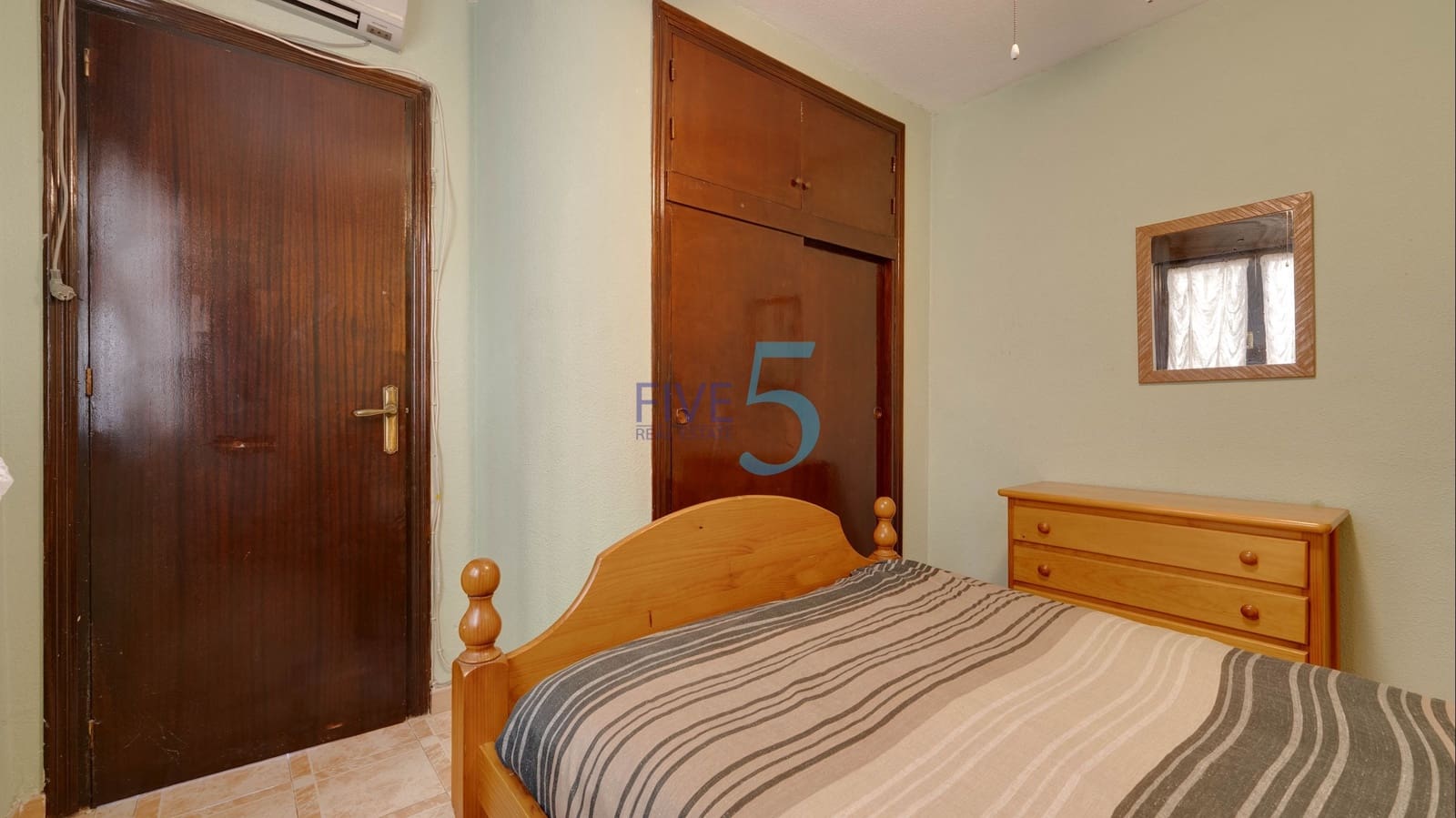 3 soveværelse Byhus til salg i Torrevieja med swimmingpool - € 249.000 (Ref: 9939042)