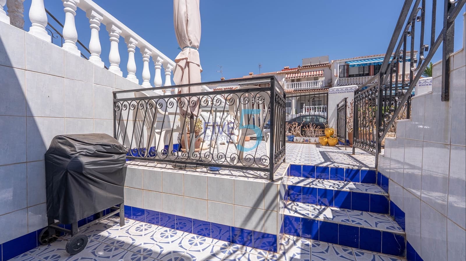 3 soveværelse Byhus til salg i Torrevieja med swimmingpool - € 249.000 (Ref: 9939042)