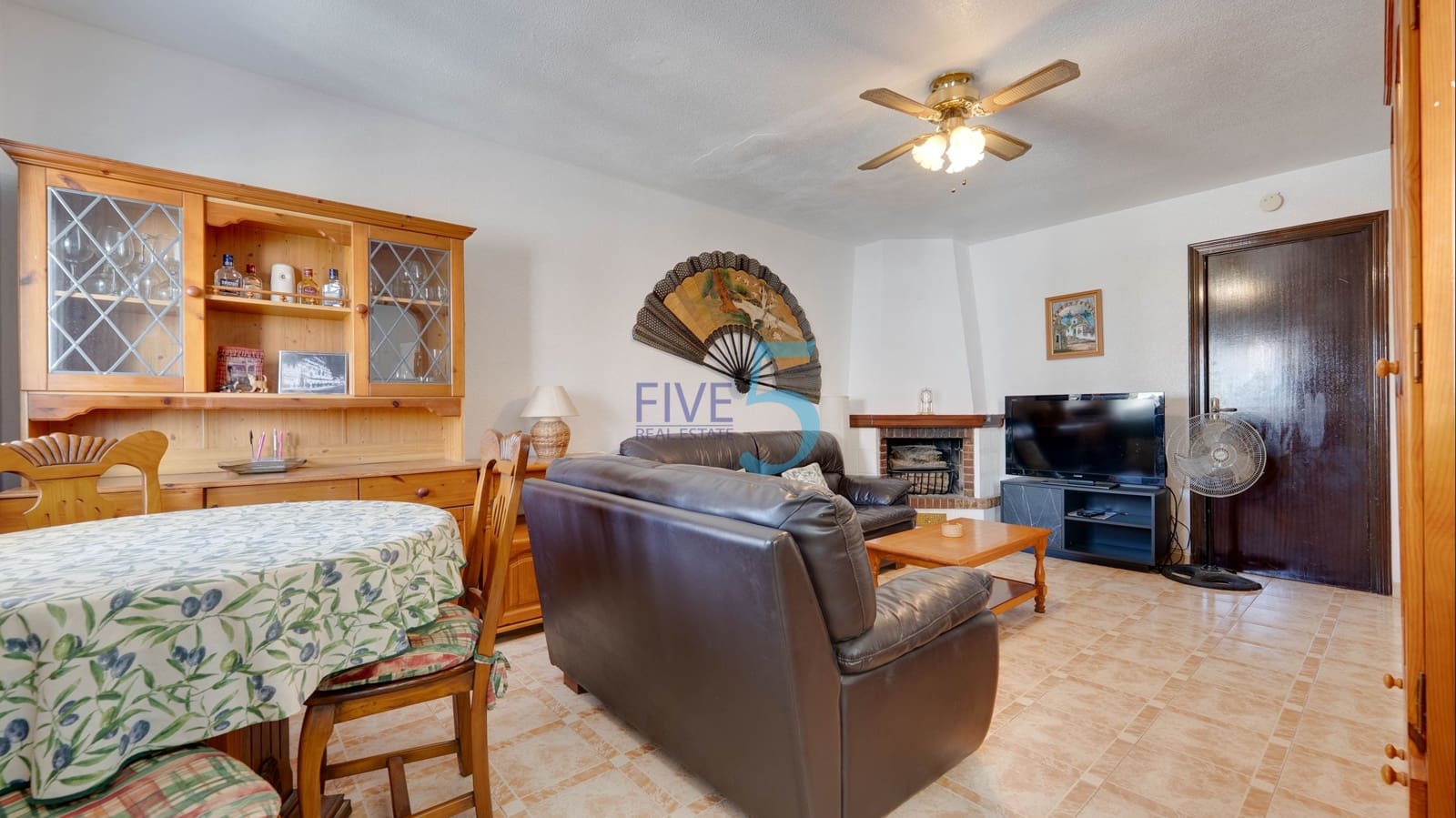 3 soveværelse Byhus til salg i Torrevieja med swimmingpool - € 249.000 (Ref: 9939042)