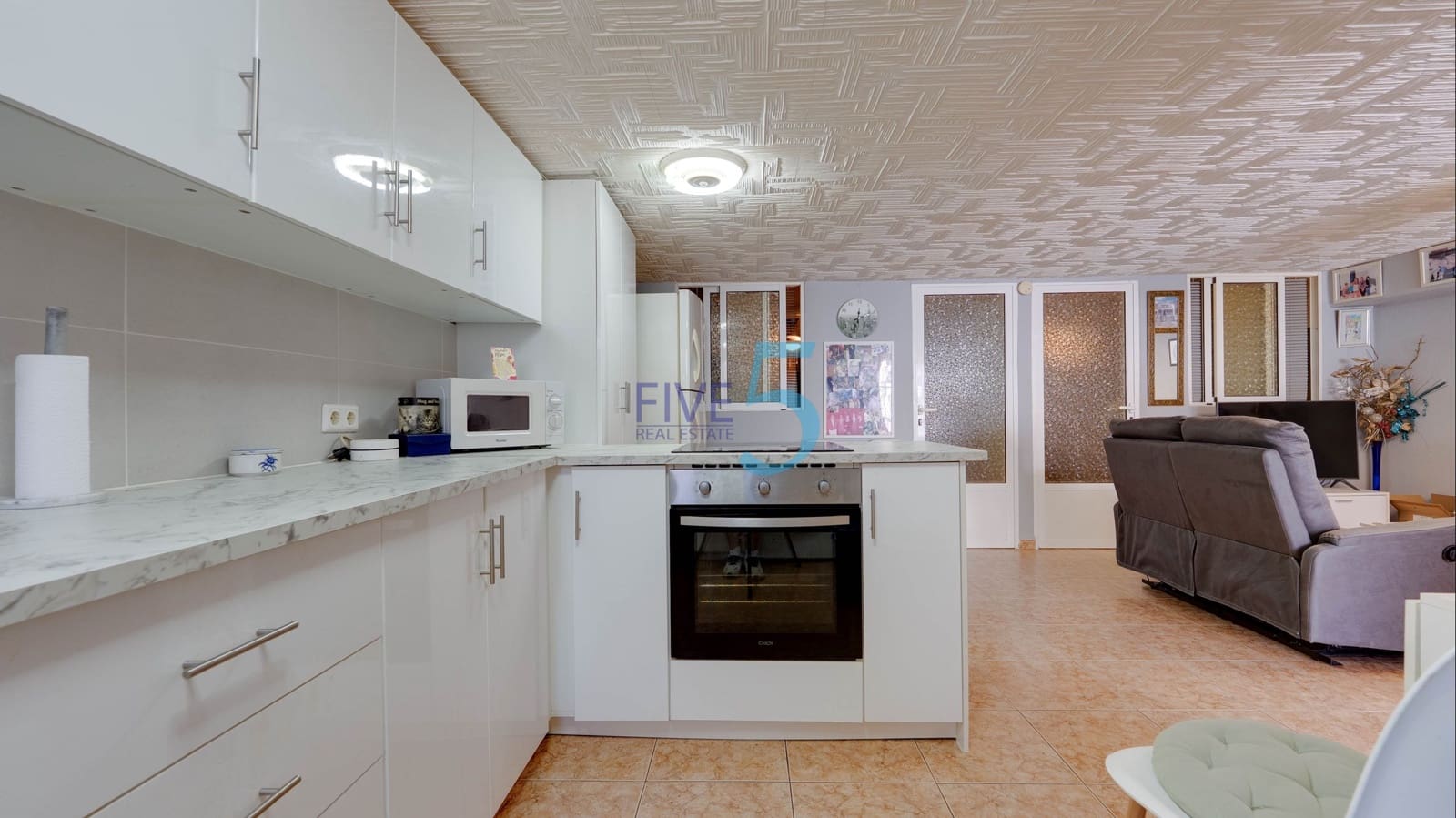 3 soveværelse Byhus til salg i Torrevieja med swimmingpool - € 249.000 (Ref: 9939042)