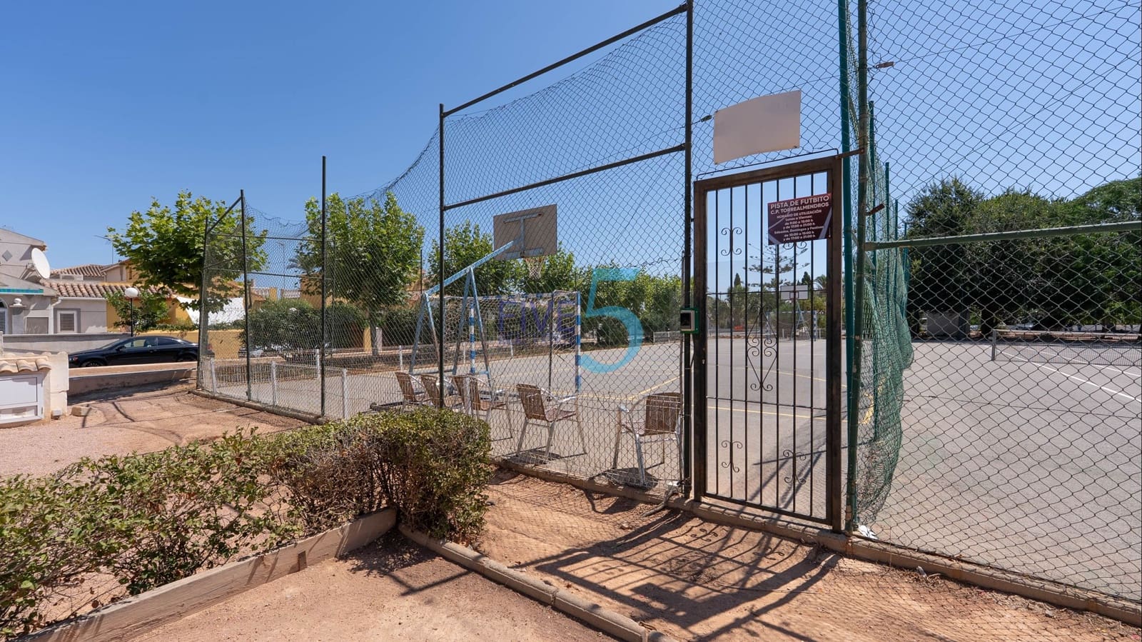 3 soveværelse Byhus til salg i Torrevieja med swimmingpool - € 249.000 (Ref: 9939042)