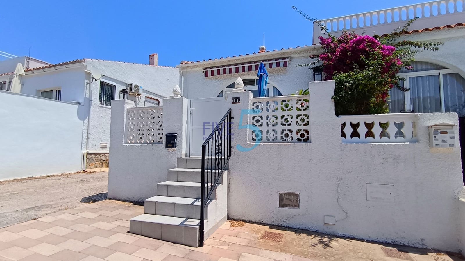 1 chambre Bungalow à vendre à Torrevieja - 99 999 € (Ref: 9939043)