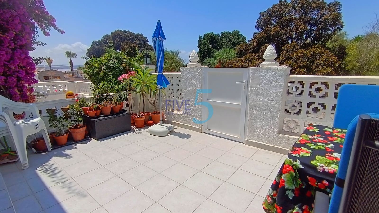 1 chambre Bungalow à vendre à Torrevieja - 99 999 € (Ref: 9939043)