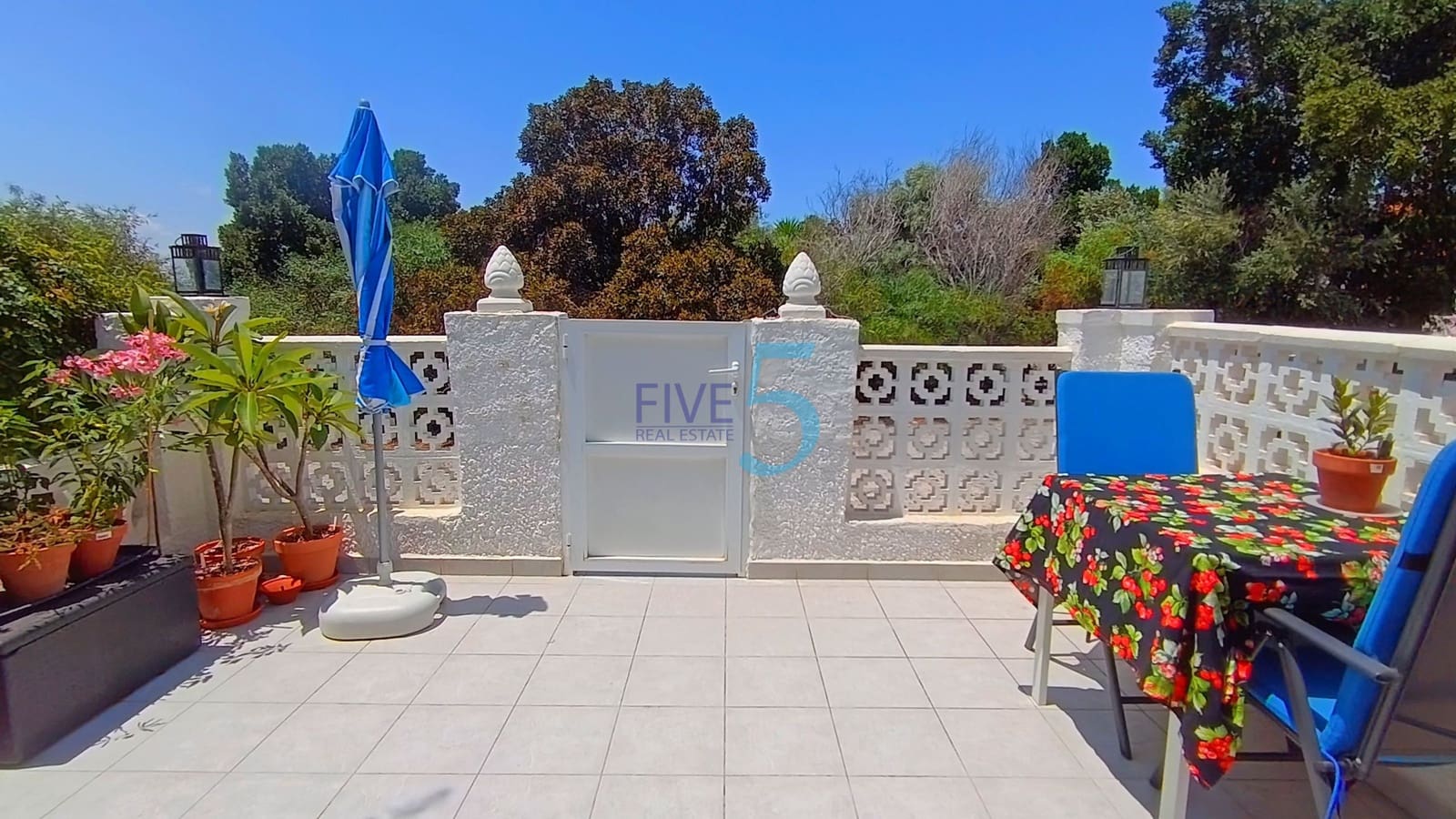 1 chambre Bungalow à vendre à Torrevieja - 99 999 € (Ref: 9939043)