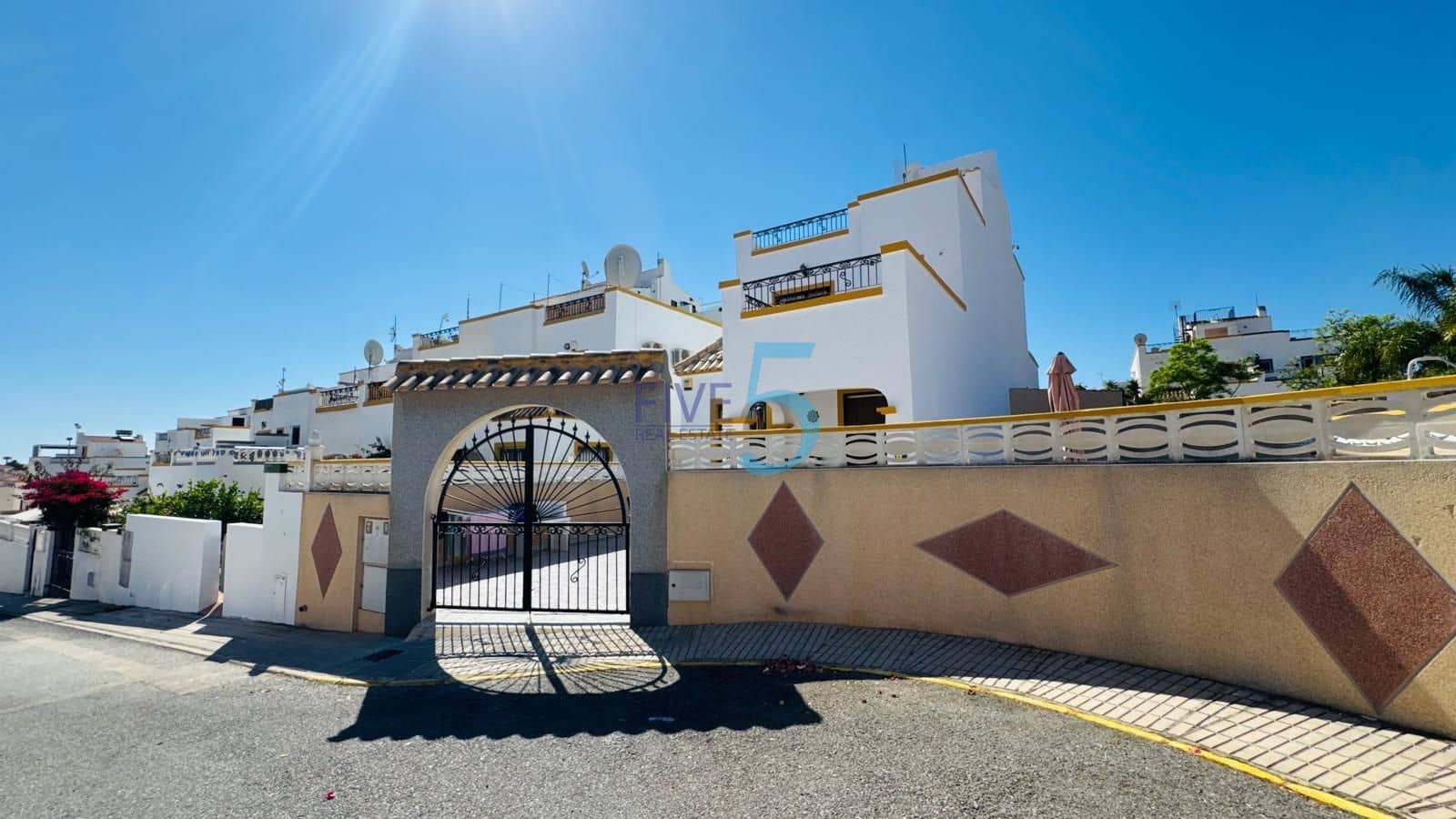3 Zimmer Villa zu verkaufen in Los Altos mit Pool - 279.999 € (Ref: 9941470)
