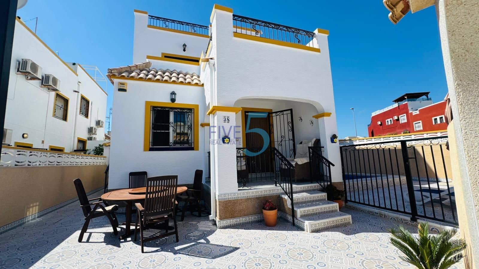3 Zimmer Villa zu verkaufen in Los Altos mit Pool - 279.999 € (Ref: 9941470)