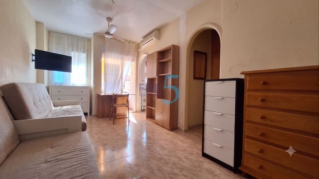 Studio til salgs i Torrevieja med svømmebasseng - € 86 900 (Ref: 9941474)