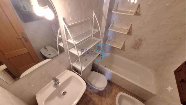 Studio til salgs i Torrevieja med svømmebasseng - € 86 900 (Ref: 9941474)