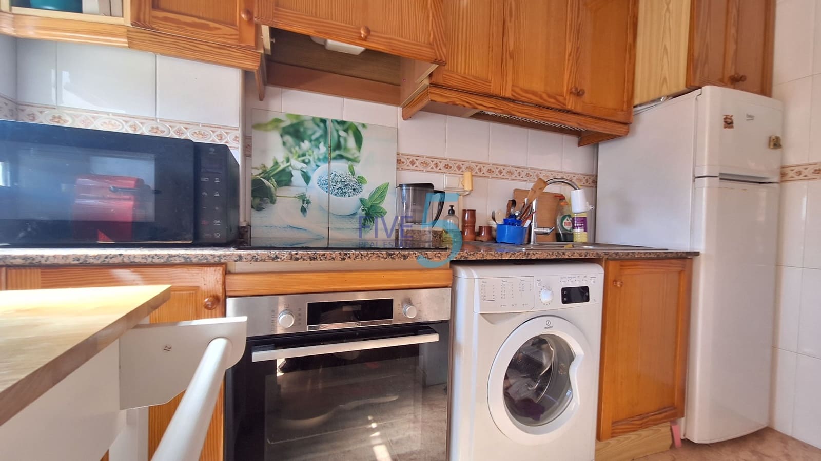Yksiö myytävänä paikassa Torrevieja mukana uima-altaan - 86 900 € (Ref: 9941474)