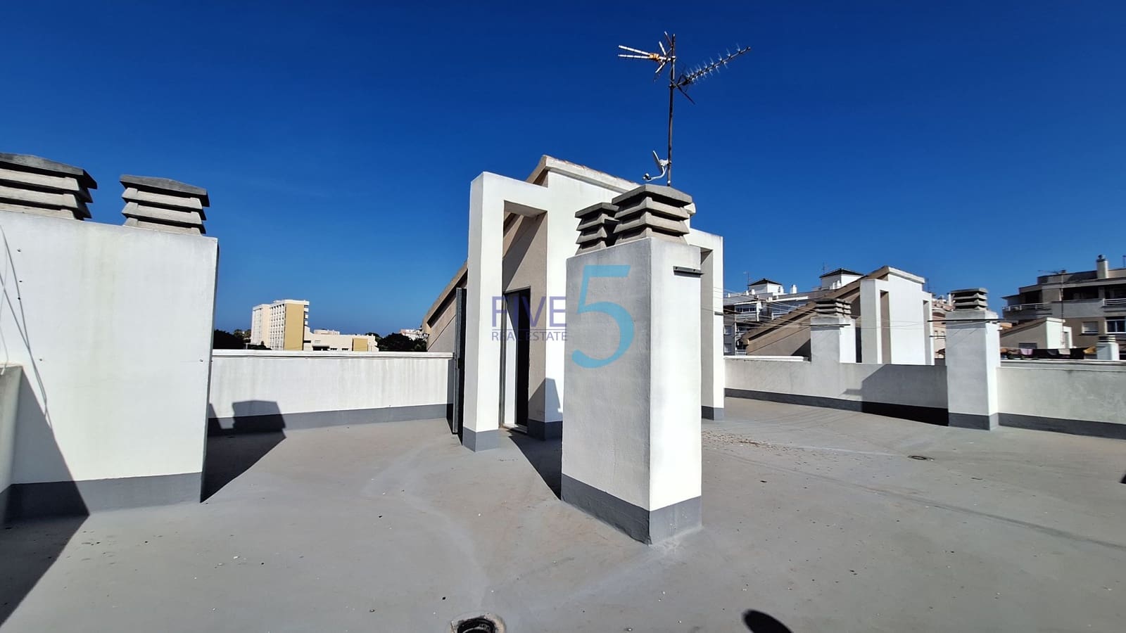 Yksiö myytävänä paikassa Torrevieja mukana uima-altaan - 86 900 € (Ref: 9941474)