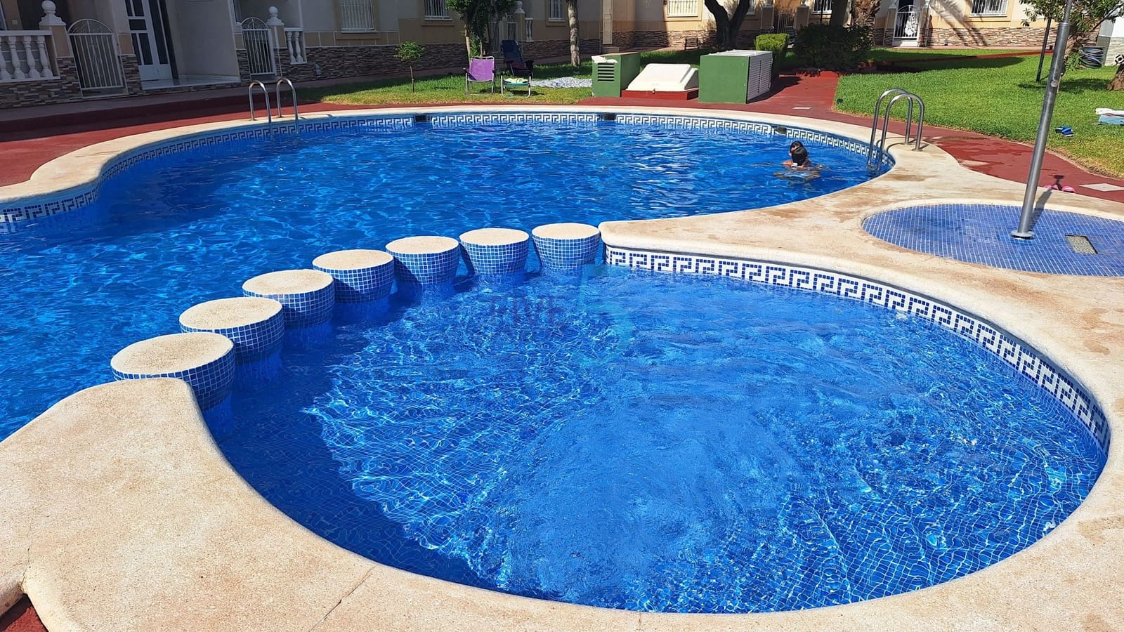 Yksiö myytävänä paikassa Torrevieja mukana uima-altaan - 86 900 € (Ref: 9941474)