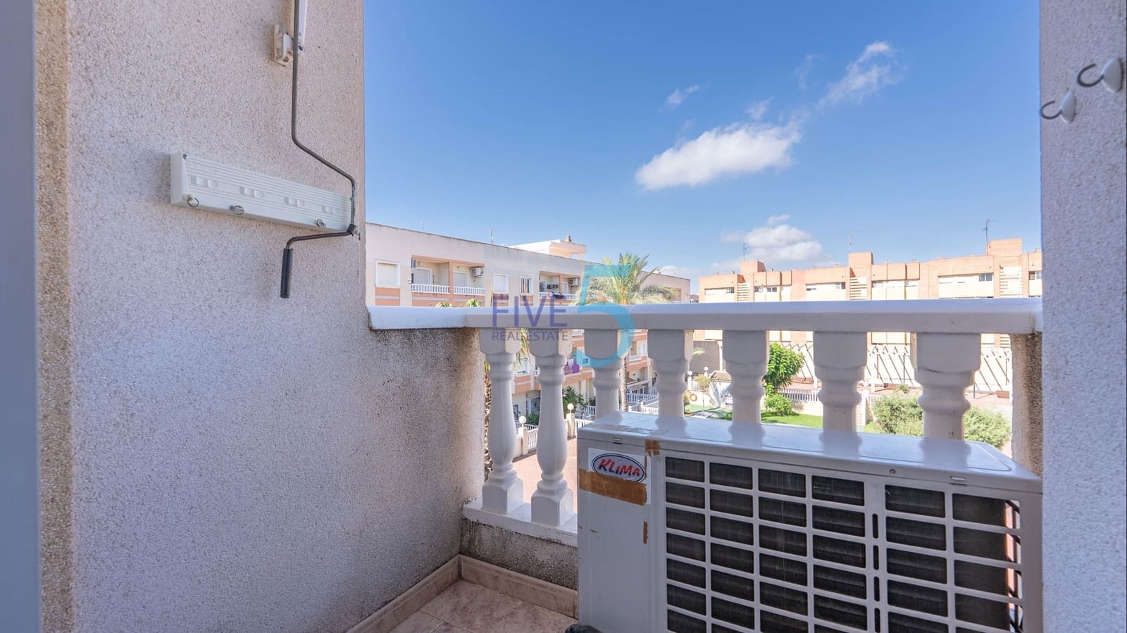 Studio te koop in Torrevieja met zwembad - € 86.900 (Ref: 9941474)